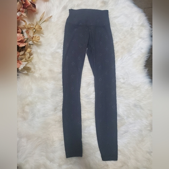 Lululemon 🍋 🍋 - Picture 2 of 5